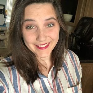 Meet your Posher, Caitlyn